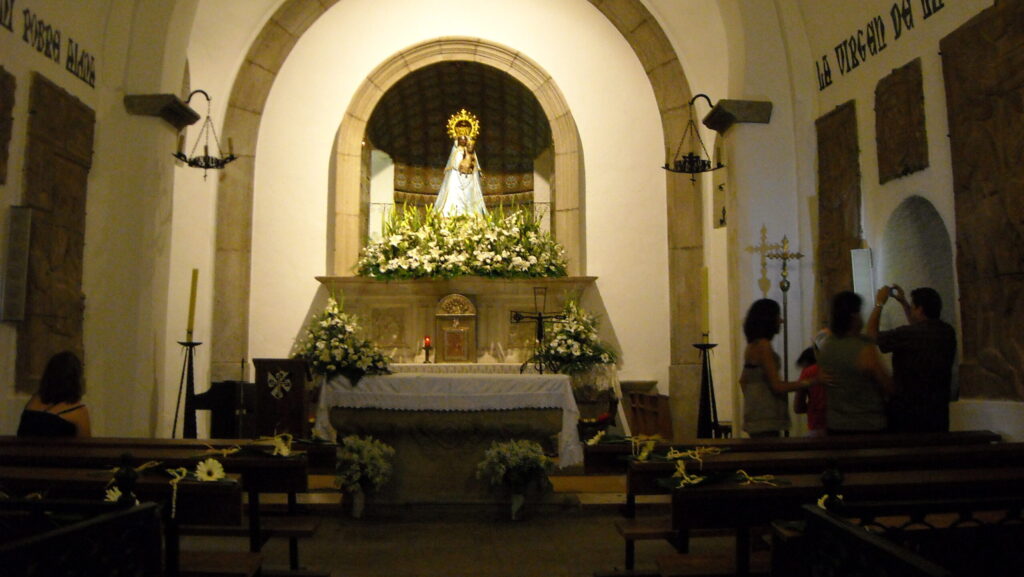 Nuestra Señora de la Peña de Francia: Historia Profunda, Profecías, Milagros y Devoción Viva Santuario Pena De Francia Interno 1 1 3 Scaled E1759266669518 1024x577